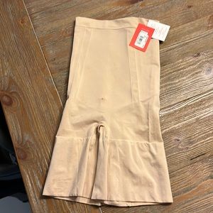 Spanx XS high waisted mid thigh short